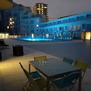 https://zeedijk-02.ostend-hotel.net