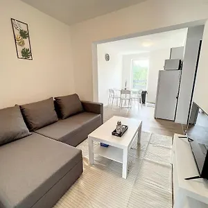 https://station-173-c-bruxelles-charleroi-airport.hotelsantwerp.net